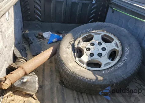 2005 Chevrolet Avalanche K1500 from USA, damaged, VIN 3GNEK12Z95G246010